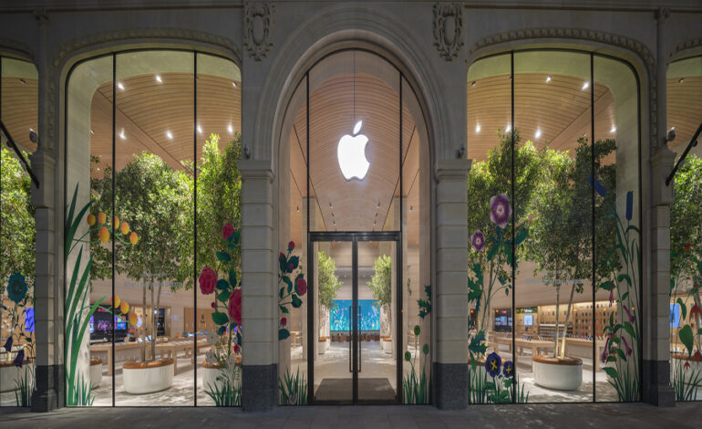 Apple Brompton Road: Merging Heritage with Innovation